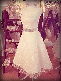 Joan Brown Vintage Bridal Wear 1073514 Image 1